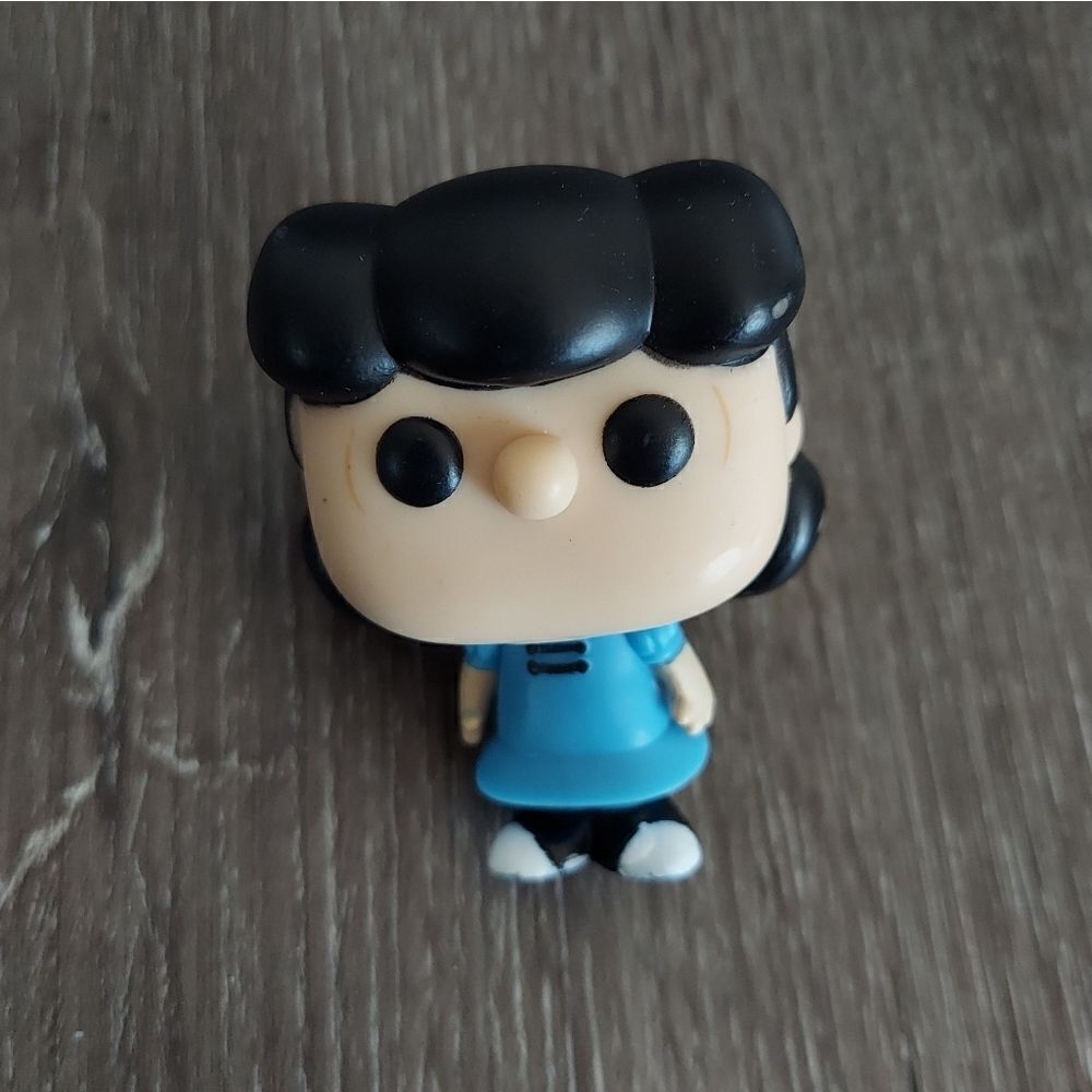 Funko Peanuts Pop! Lucy Van Pelt Vinyl Figure